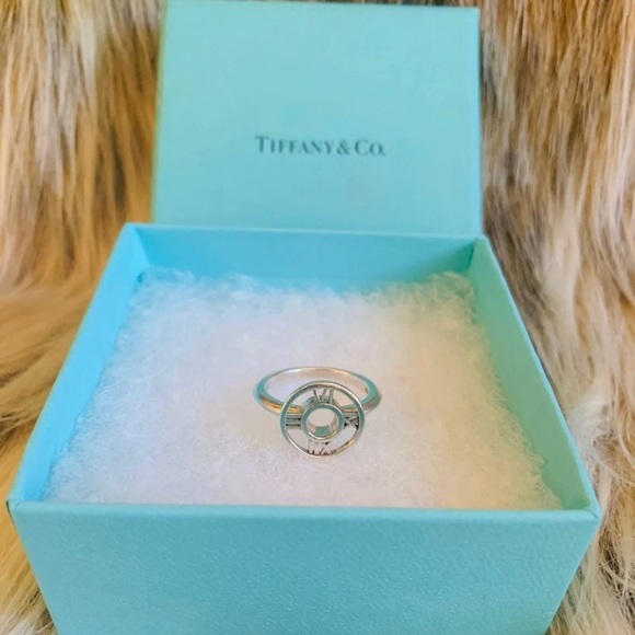 Tiffany & Co. Medallion Atlas Ring - Picture 3 of 8